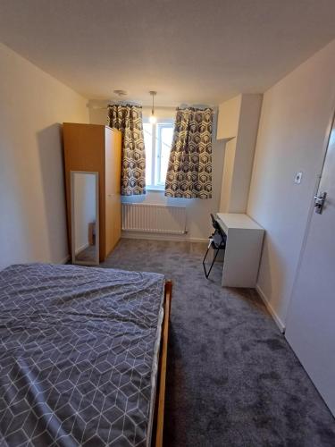 31 Mandela Way - Allen Property Management Ltd - 1st Floor Left Bedroom 2