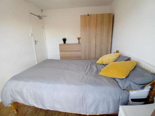 31 Mandela Way - Allen Property Management Ltd - 1st Floor Right Bedroom 2