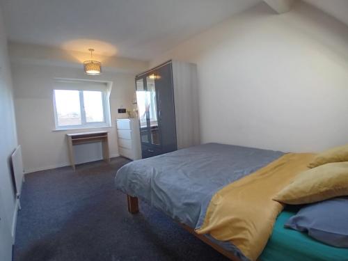 31 Mandela Way - Allen Property Management Ltd - 2nd Floor Right Bedroom 2