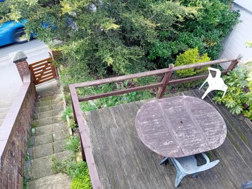 31 Mandela Way - Allen Property Management Ltd - Garden 2