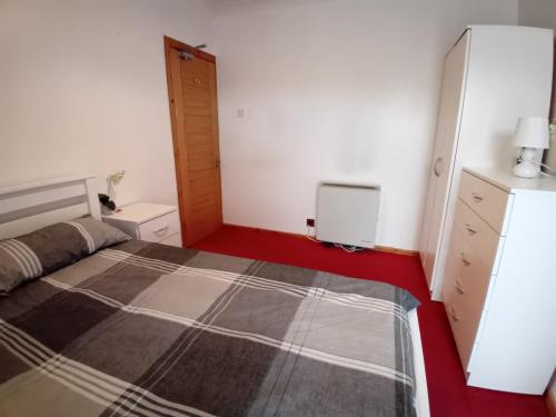 39 Waterhouse Lane - Allen Property Management Ltd - 1st Floor Middle Bedroom 2