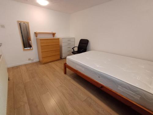 89 Waterhouse Lane - Allen Property Management Ltd - 1st Floor Front Bedroom 2