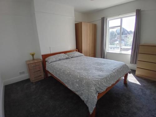 Bedroom-3-52-Henry-Road-Allen-Property-Management-Ltd-01