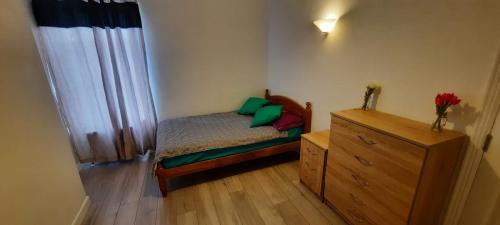 Bedroom-6-52-Henry-Road-Allen-Property-Management-Ltd-03